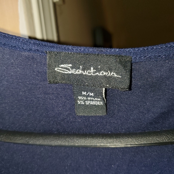 Navy blue dress with fancy, flowing arm detail. - Picture 2 of 3